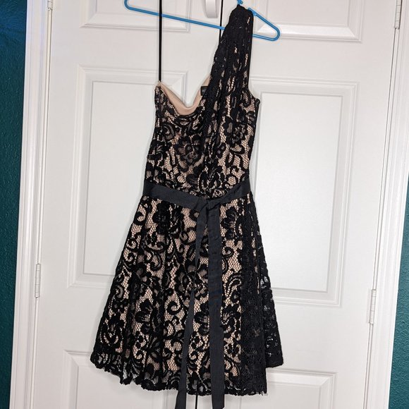 Betsy & Adam One Shoulder Short Lace Cocktail Mini Dress 14 - Picture 1 of 2